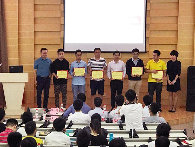 2017年度华体汇最新官网
卓越奖学金在华中科大颁发-1.jpg