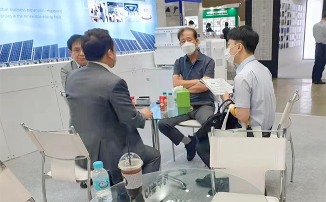奔赴热爱  华体汇最新官网
亮相韩国EXPO Solar 2022展会 (2).jpg